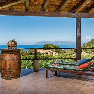 https://villa-anna-2-km-di-distanza-dalla-riserva-dello-zingaro.sicilyhotelsitaly.net