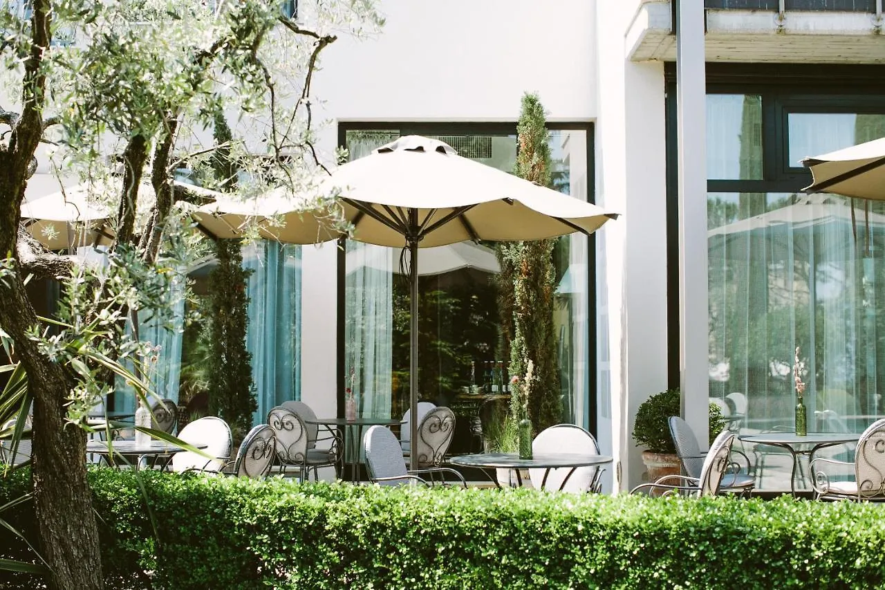 Hotel Piccola Vela Дезенцано-дель-Гарда 4*,  Италия