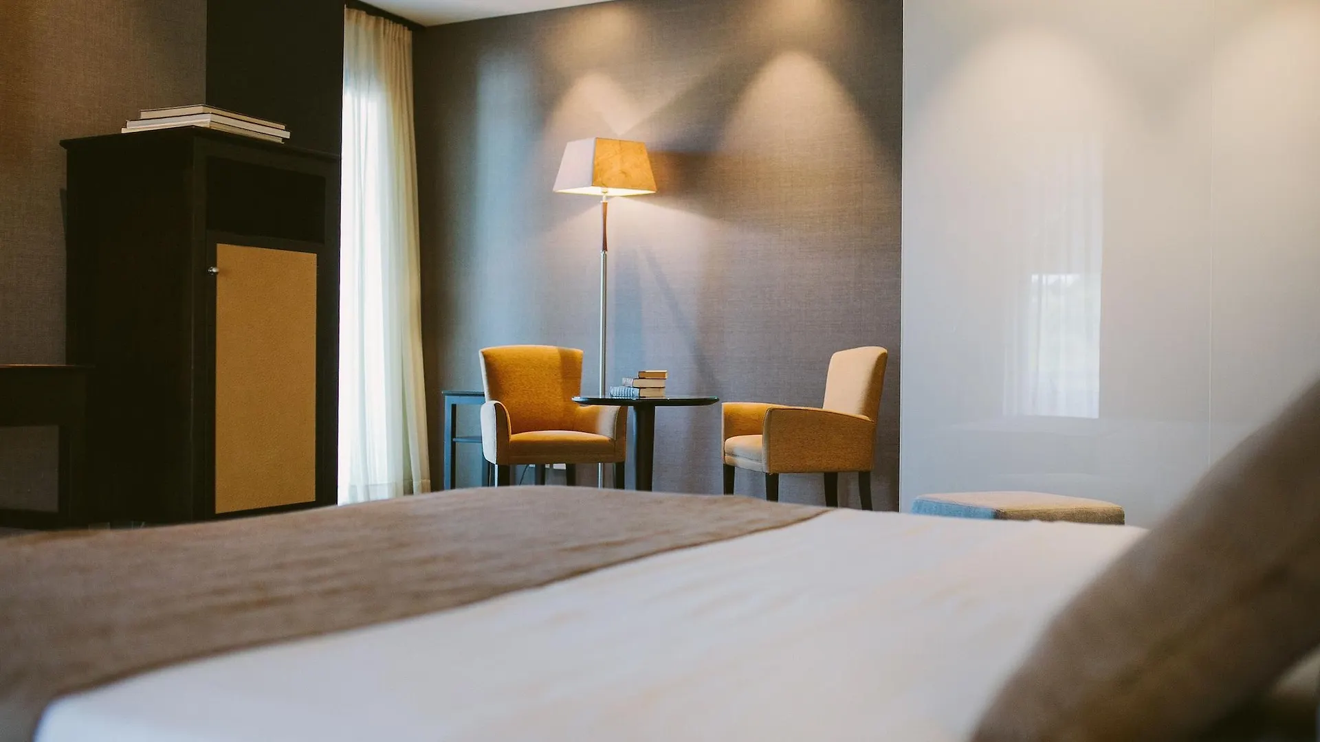 Hotel Piccola Vela Дезенцано-дель-Гарда