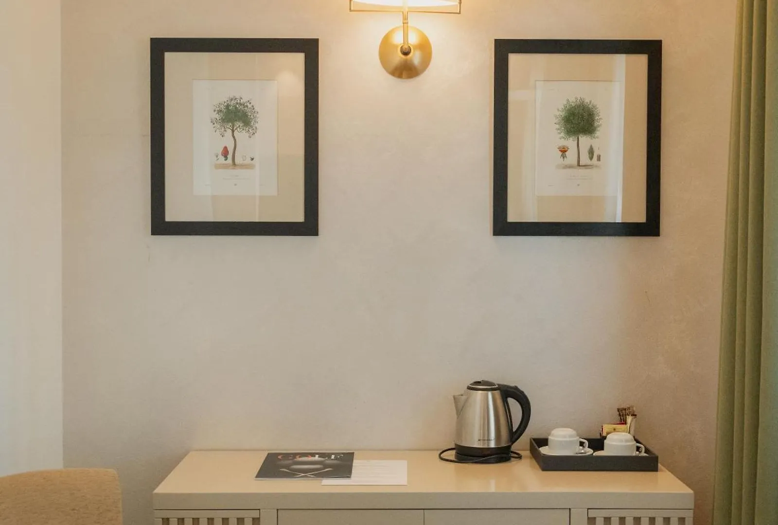 Hotel Piccola Vela Desenzano del Garda 4*,  Italy